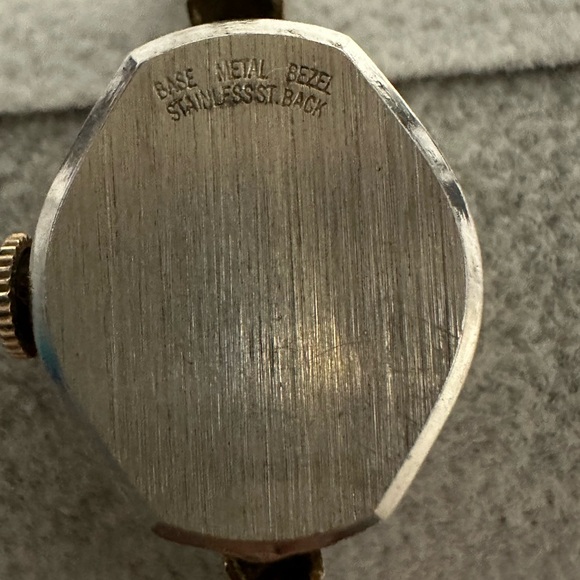 Vintage Benrus Women's Watch - Picture 4 of 4